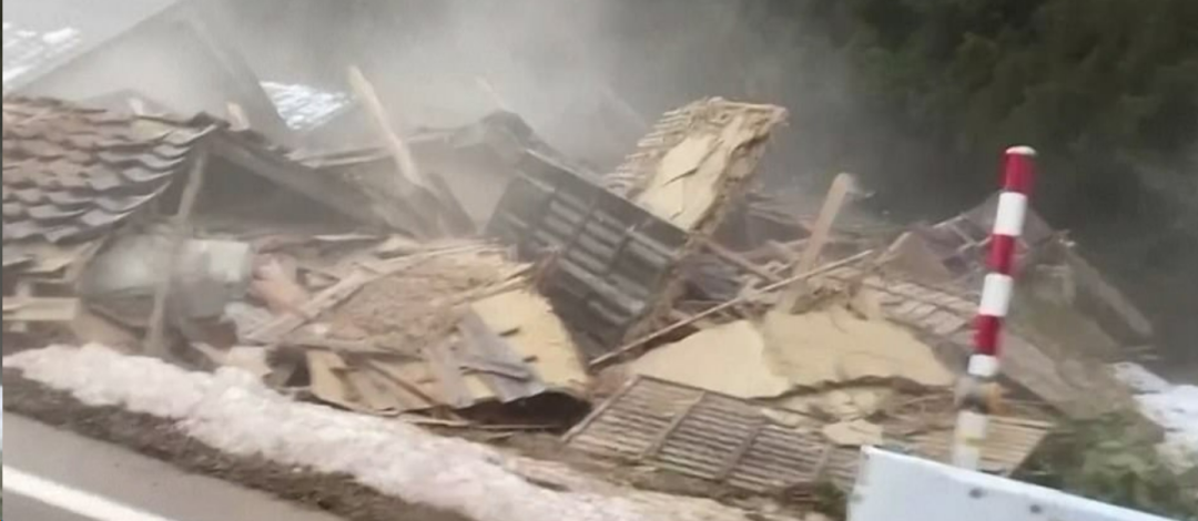 日本发生7.6级地震，引发5米高海啸！6人丧命多人受伤，逾50栋房屋倒塌，核电厂溢出放射性水（组图） - 21