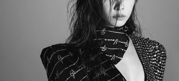 41岁的她依然单身，但活成了真正的爽文女主！