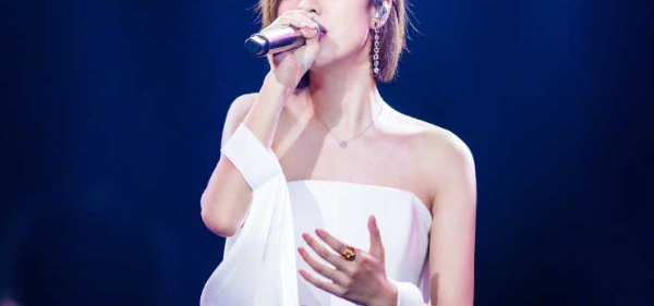 从快女到浪姐，被称“腿精”的她是如何完成华丽转身的？