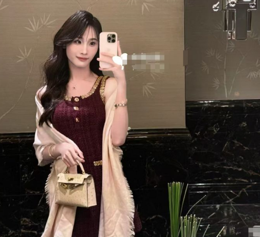 易建联事件女主被扒，年仅19岁，大量私密照流出