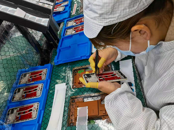 OEM｜总投资15亿元！富士康工业富联周口厂正式开工的图7