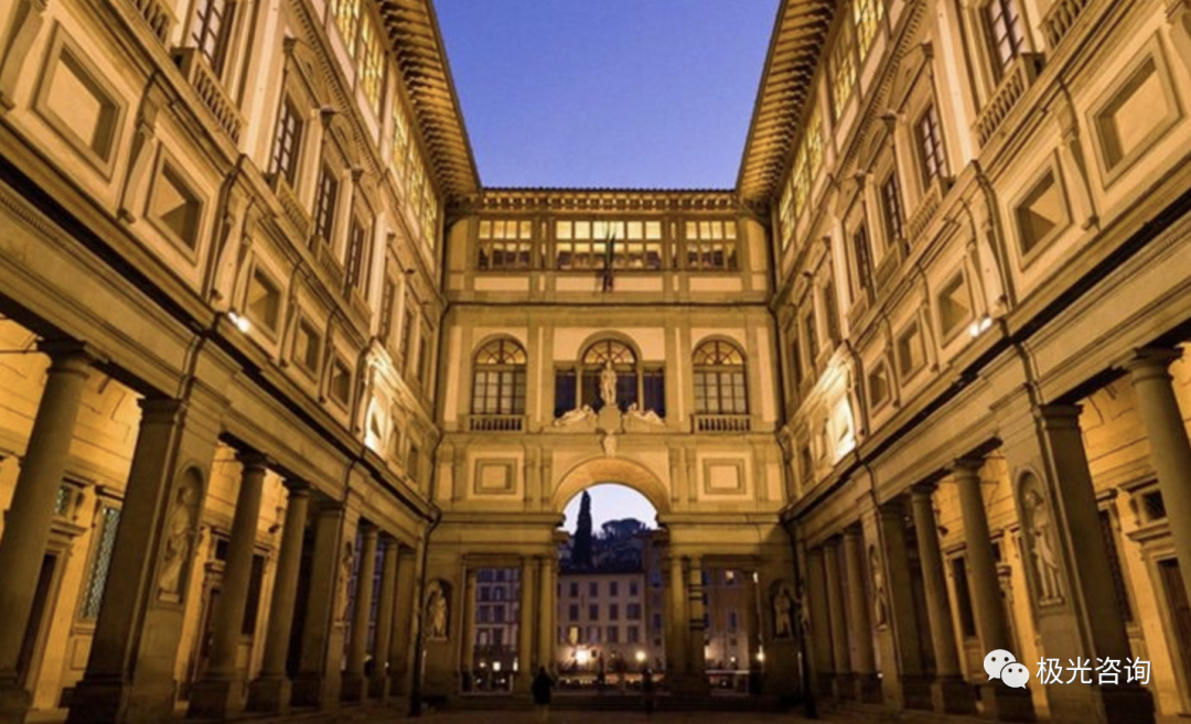 西班牙广场曾经出现在电影《罗马假日》的场景中,成为了所有人都知道