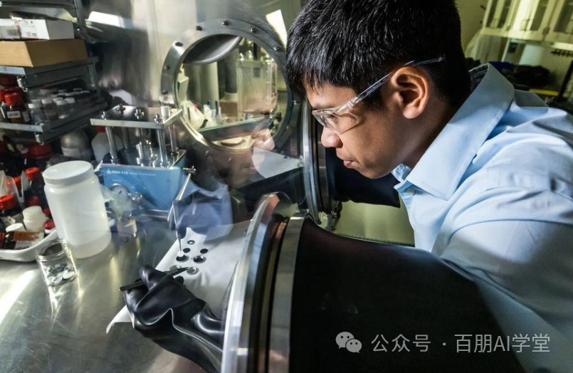 AI助力微软发现新材料：80小时完成20年筛选任务，电池中锂用量有望减少70%