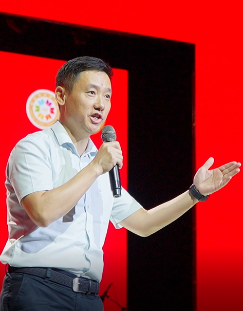 局长林岚致欢迎辞贵阳市环西小学党支部书记,校长主持人:董尚恩