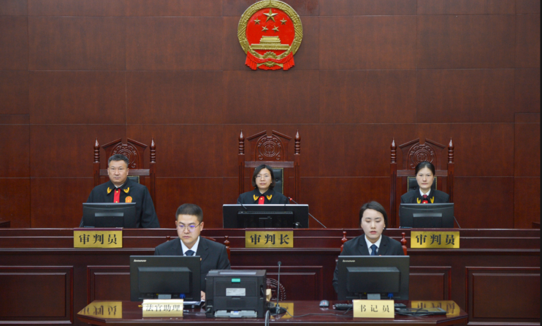 被控受贿3亿余元青岛市人大常委会原党组副书记张锡君受审