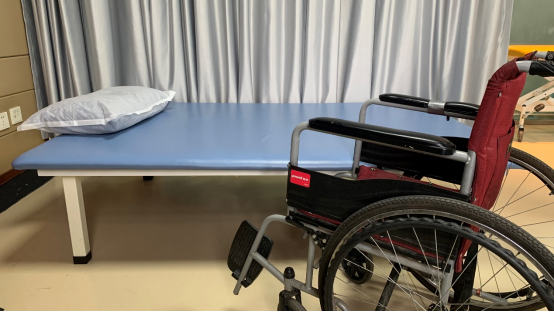 医用病床怎么移动图解真人演示 ｜ 偏瘫患者必备小技巧，如何自己完成床椅转移？详细动作演示！_https://www.jmylbn.com_新闻资讯_第5张