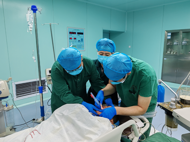 为什么要用喉罩援疆医生巧用喉罩技术，为少年打破恐惧“枷锁”_https://www.jmylbn.com_新闻资讯_第3张