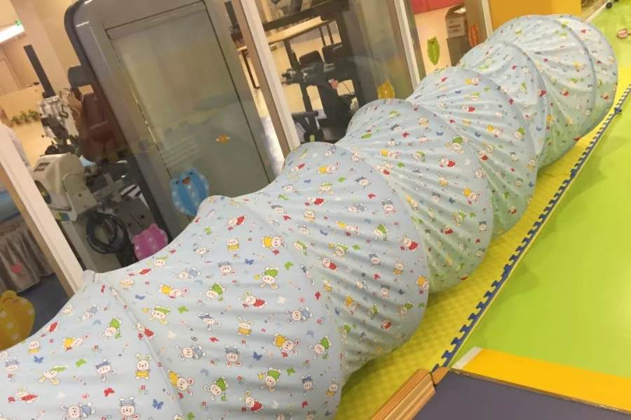 器械区有什么器械【详解】平衡木、羊角球、大滑板......这些感统器械都有什么用？_https://www.jmylbn.com_新闻资讯_第19张