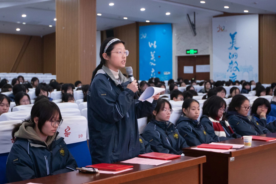 傾聽交流中國畫名家與青年學子在南京市寧海中學座談