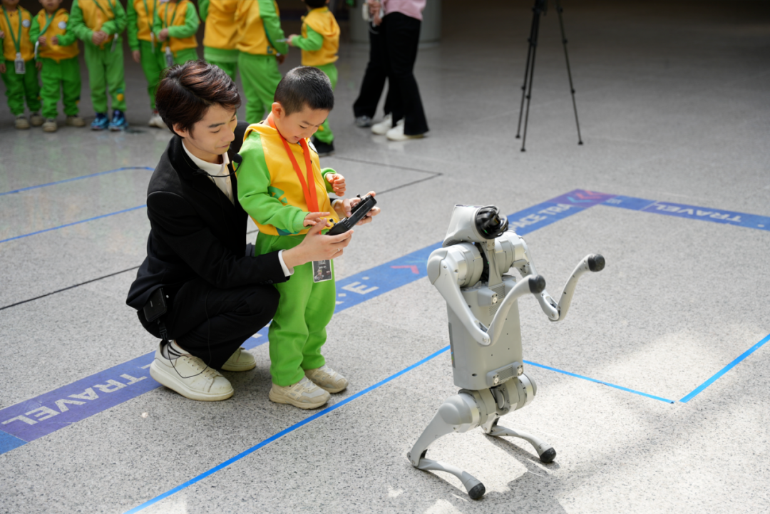 时空旅程人工智能科技体验馆[gf]260e[/gf]0431-89238777[gf]1f481