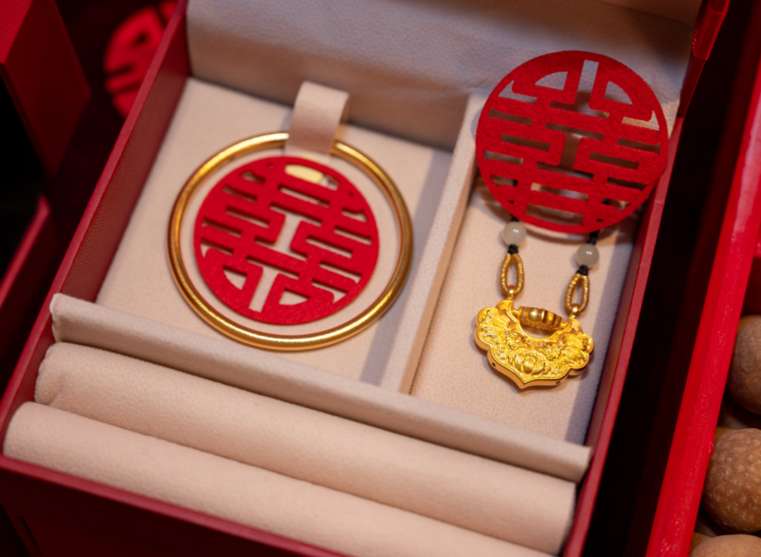 结婚三金是哪三金？该买三金还是五金？ - 脉脉