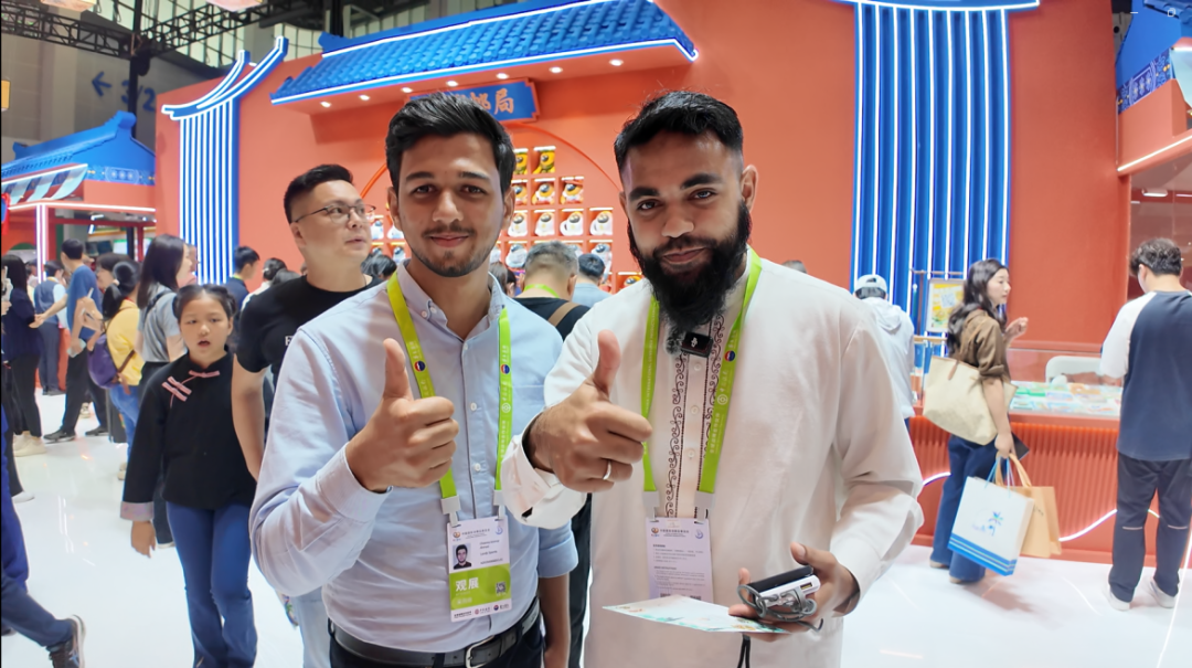 ԰ͻ˹̹ĹչWaleed AbdullahAmmar CheemaǴ˴Ĵָ㣩.png