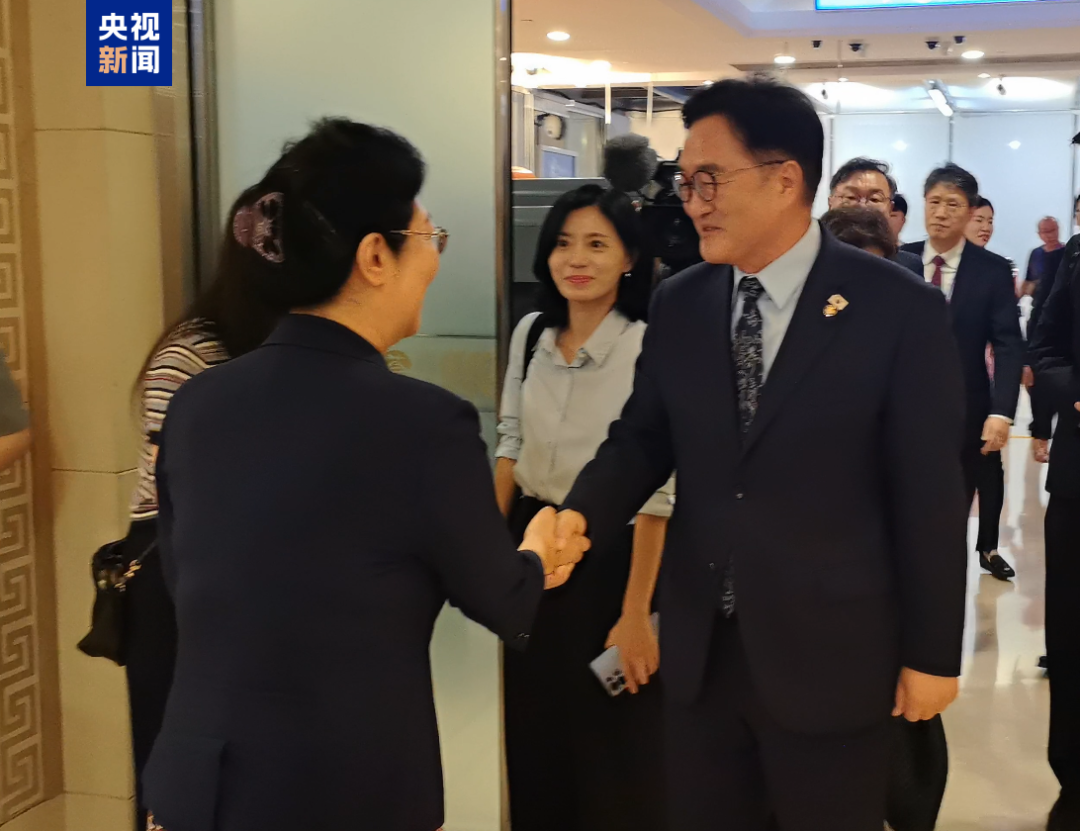 尼泊尔总理奥利抵京