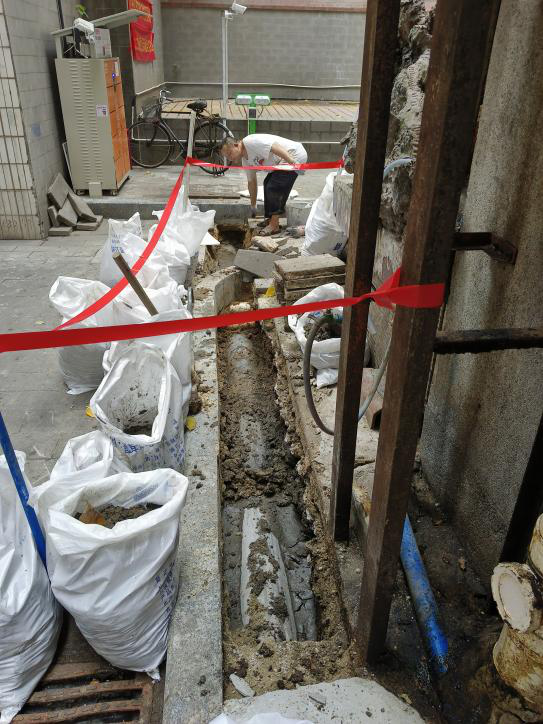 通过清疏管道、更换部分排水设施等方式整改