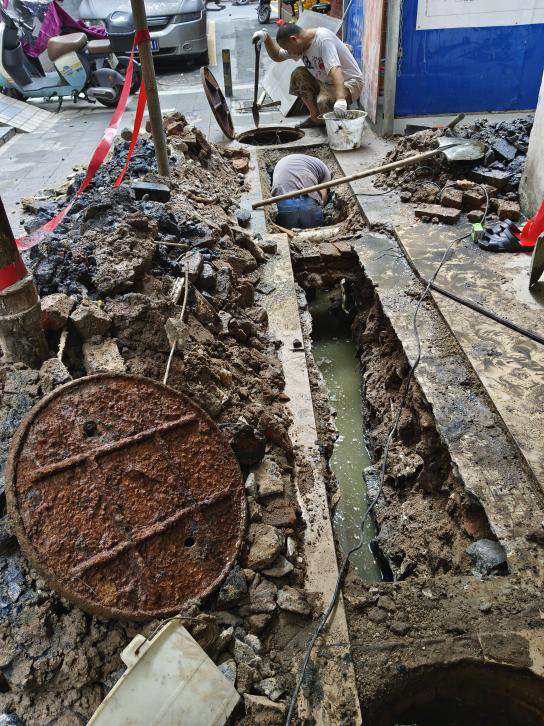 通过清疏管道、更换部分排水设施等方式整改