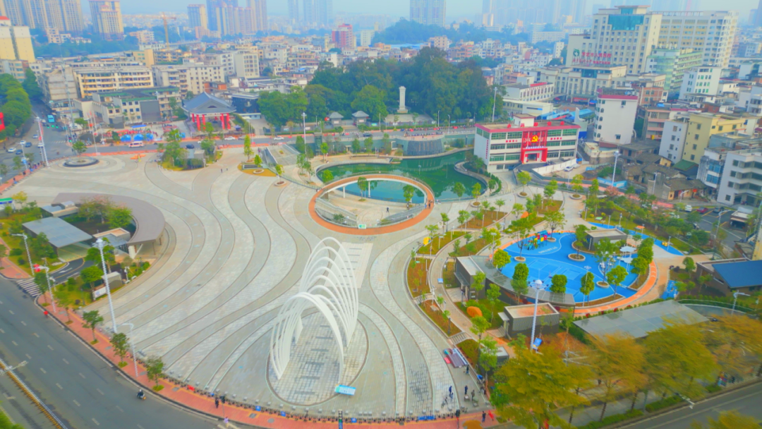 >罗定新闻>社会新闻>一罗定市人民广场罗定市八大民生工程建设巡礼