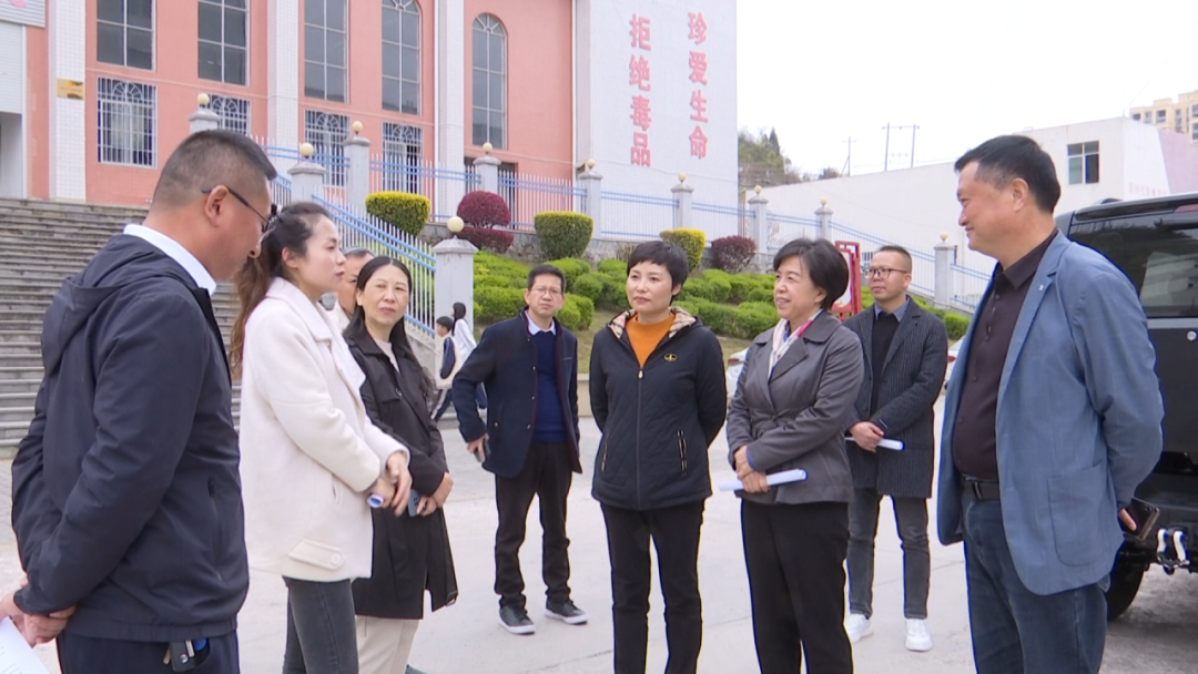 省红十字会到安龙调研