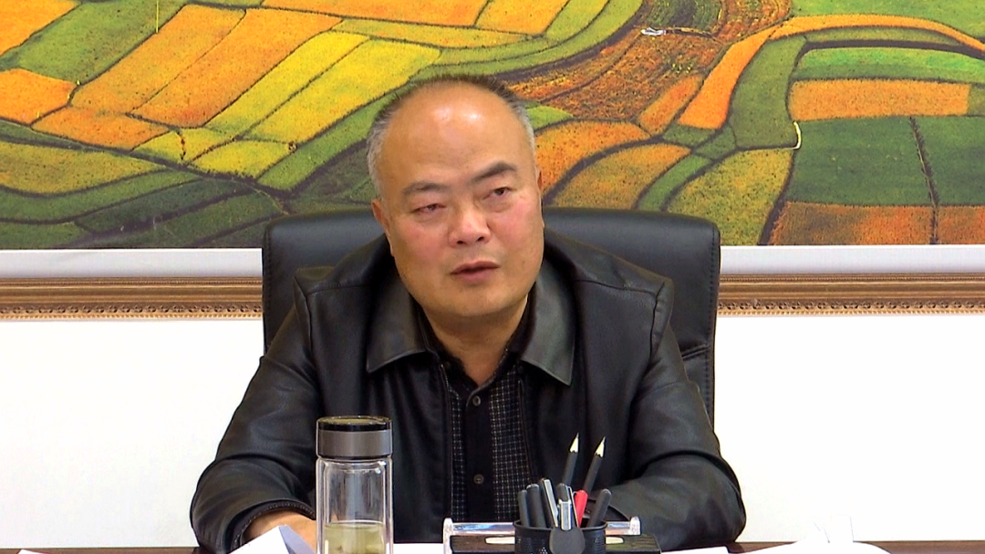 县委书记刘华主持并讲话,县领导陈发鑫,令狐彬彬,王家权