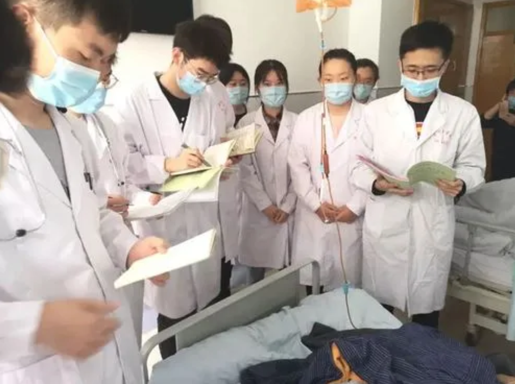 女生学专业技术眼视光怎么样_女生学眼视光技术专业_女生学眼视光技术好吗