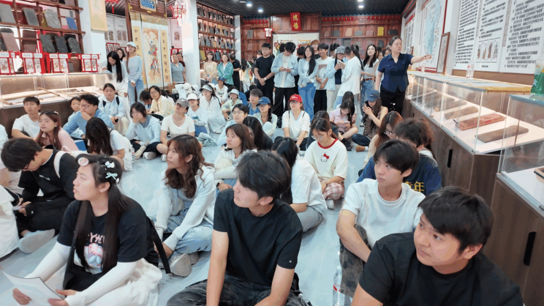 走！去研学 | 卫健院学子“穿越”朱仙镇，把非遗“带”回家！