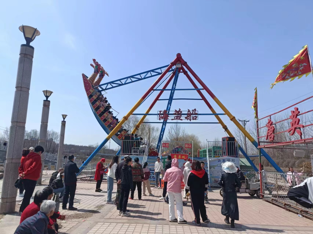 12万12亿普兰店区清明小长假文旅市场火爆