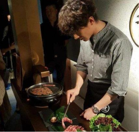 一边狂撩赵丽颖一边和小11岁女友同居林更新你糊涂啊