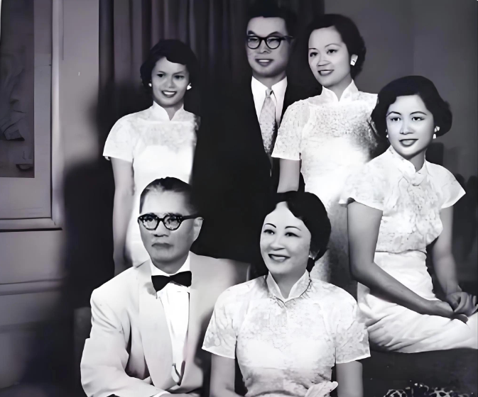 记​平鑫涛父亲平冠球：为国从军毁家纡难的爱国商人