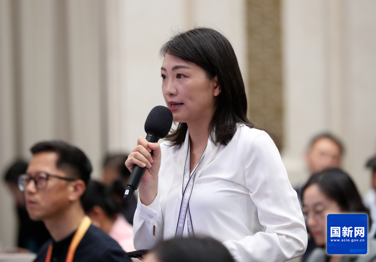 中央广播电视总台央视记者提问（刘健 摄）