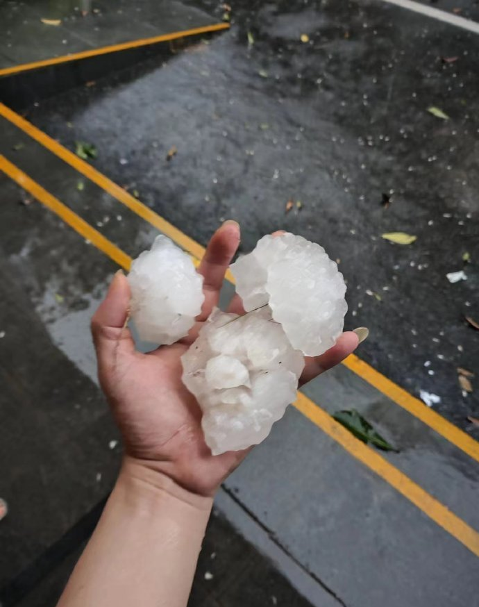 广东福建大暴雨冰雹齐发