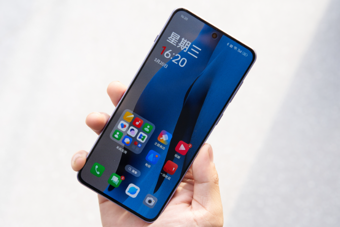 2024几乎“无短板”的四款中端手机，配置强劲价格香，流畅用五年