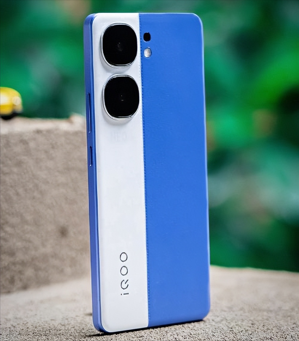 2024年手机不要瞎买，这4款16G运存才是低价高配，体验感不输旗舰