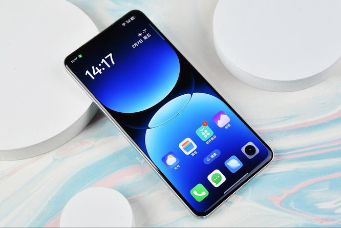 2025换新机不要瞎买，这3款才是“低价高配”，旗舰体验用五年