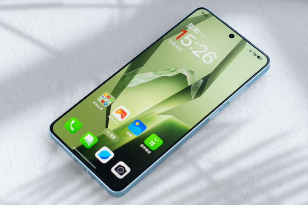 2025换新机不要瞎买，这3款才是“低价高配”，旗舰体验用五年