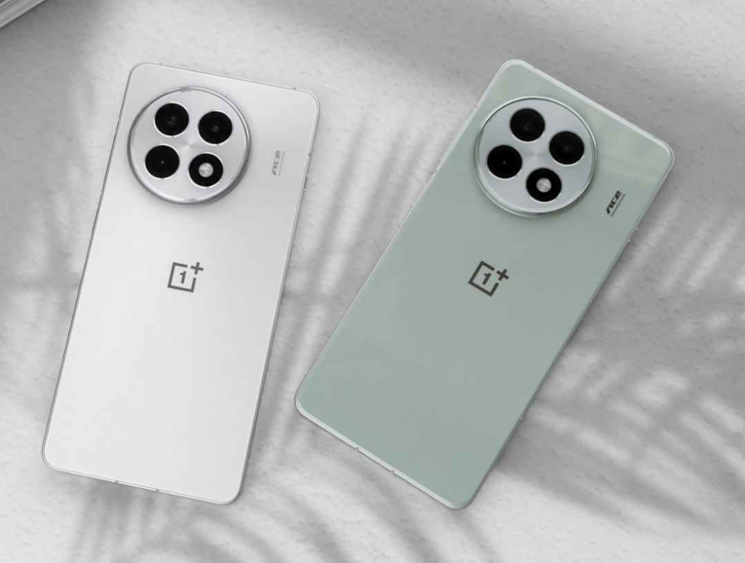 2025换新机不要瞎买，这3款才是“低价高配”，旗舰体验用五年