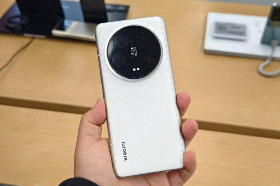 换手机建议别太抠搜，目前这4款值得入手，一步到位用6年