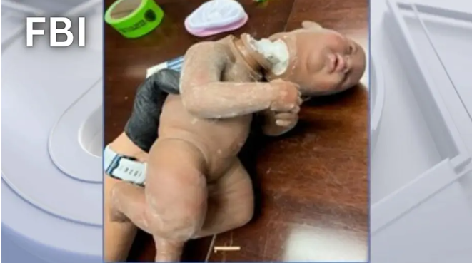 华女刚炫富就被抓，和同伙坐地上！FBI包围三处华人民宅，搜出数百磅冰毒和现金（组图） - 5