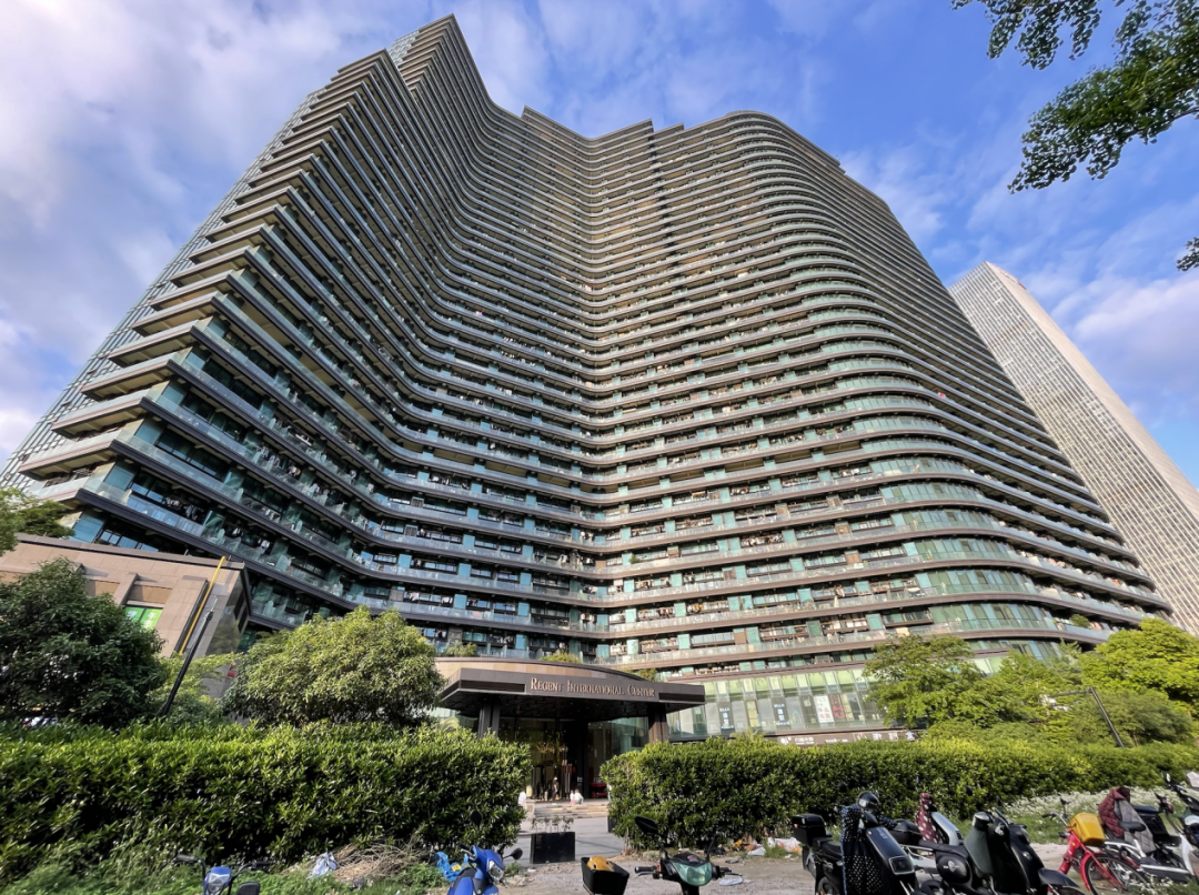 杭州主播折叠:「薇娅们」买楼置地,小主播群租房蜗居