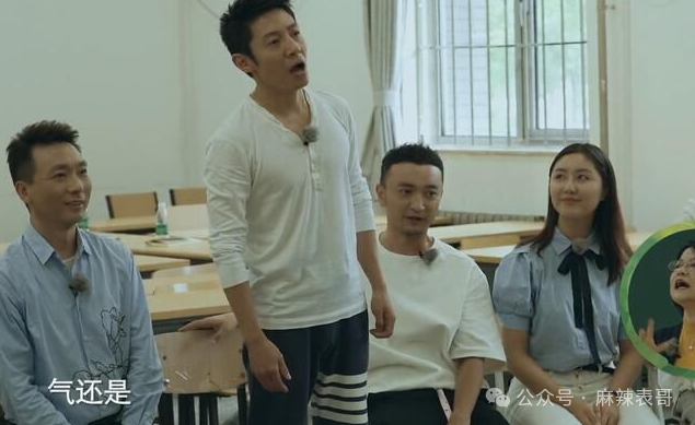 14年上过《年代秀》,和tfboys同台.