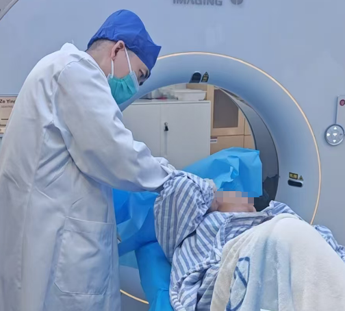 针尖 “调频” 解顽疾 | 中山一院广西医院神经微创技术助患者破解“面抽”困局