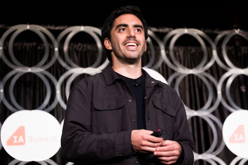 Runway 联合创始人兼 CEO Cristóbal Valenzuela Barrera