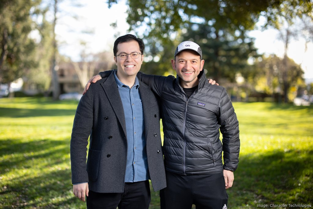 Daniel de Freitas（左）和 Noam Shazeer。图源