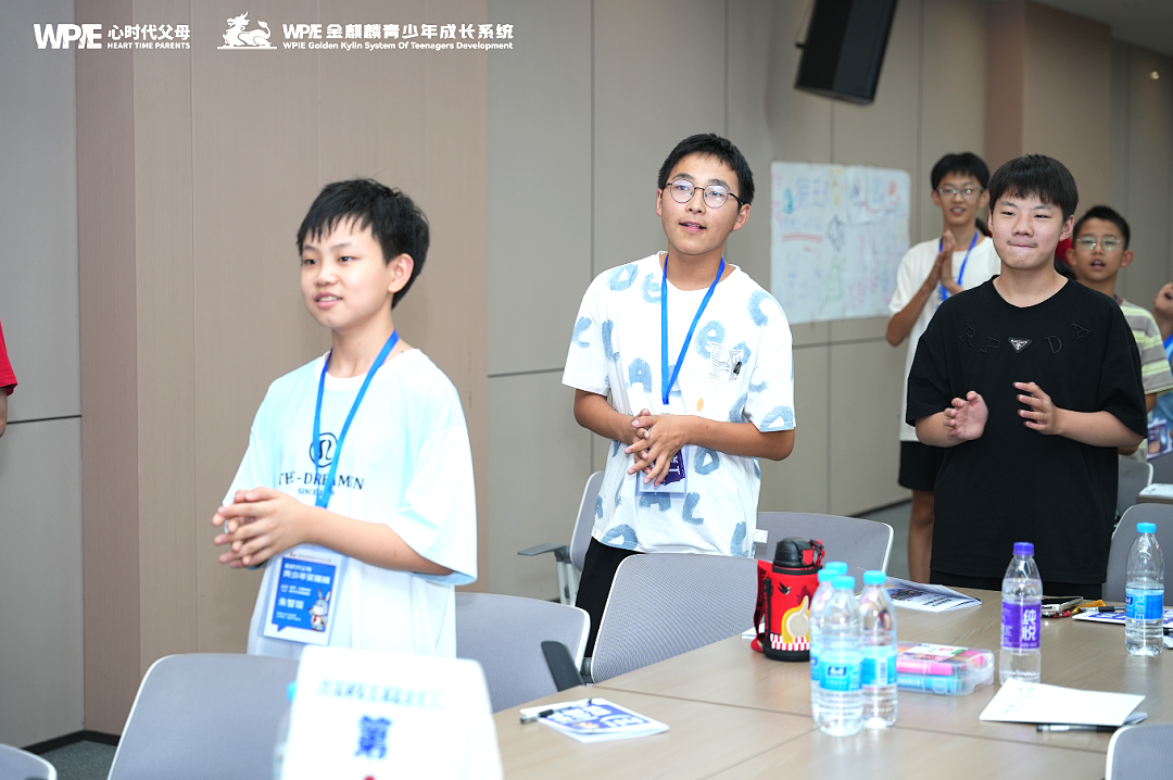 从挥动“拳头”的少年到学会求助：《青少年实操班》人生导师的五步引导法