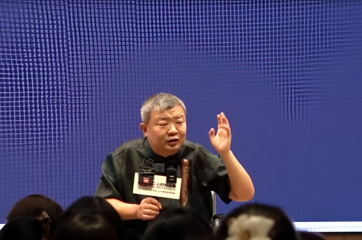 王纪琼院长在《导师班》的课堂里拒绝了学员的请求？