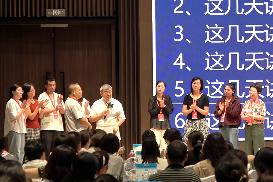 女儿抑郁5年不上学，母亲一句回应竟成转机！关键在“改写负性自动化思维”