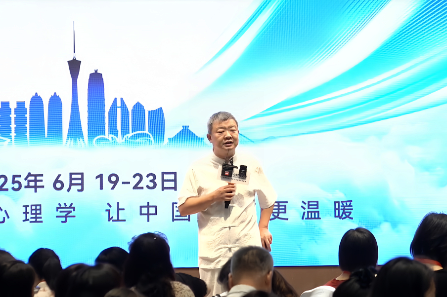 你的孩子不因你而存在：一位单身母亲的自我救赎与觉醒之路！