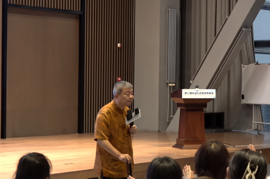 你的孩子不因你而存在：一位单身母亲的自我救赎与觉醒之路！