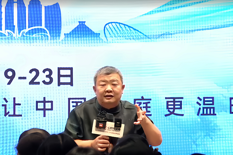 一个“拒绝成长”的男人如何制造两代人的创伤——不要因为溺爱把儿子养成妈宝男