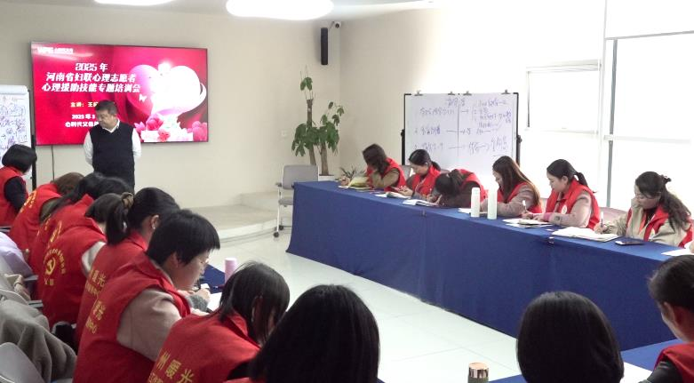 单亲妈妈与14岁女儿的沟通困境及解决方法