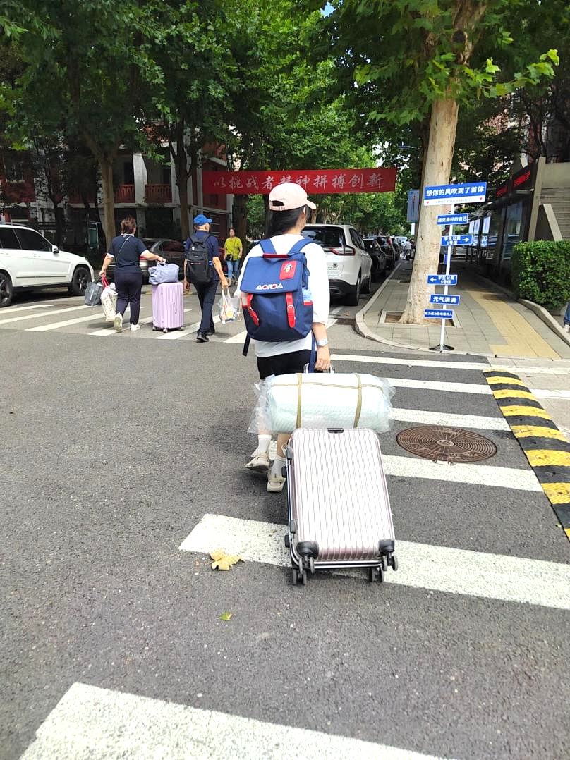 【咱们的故事】邓淑君老师：“纪琼院长的一句‘让自己换个活法’把我从深渊拉回了春光里”