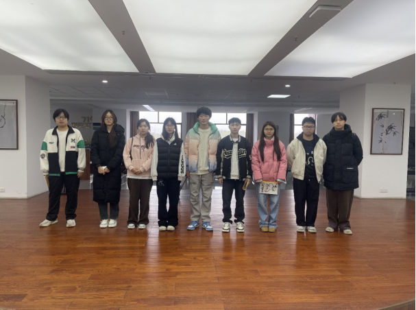 学雷锋践初心 净校园传文明——音乐学院学生来馆开展志愿服务